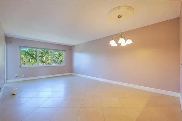 Lauderdale Lakes, FL 33319,3431 NW 50th Ave #206