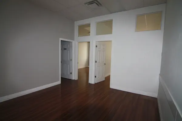 Markham, ON L3R 9S2,8787 Woodbine AVE #225