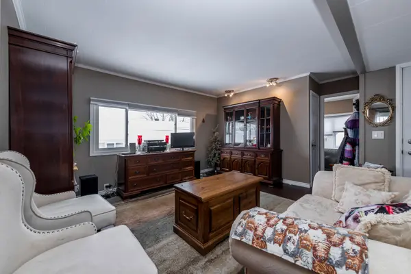 Oro-medonte, ON L0L 1T0,32 Cameron DR