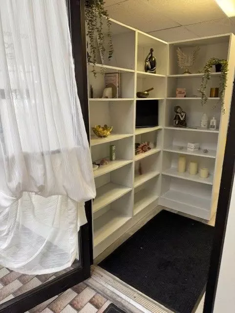 Barrie, ON L4N 9W5,521 DUNLOP ST W #8