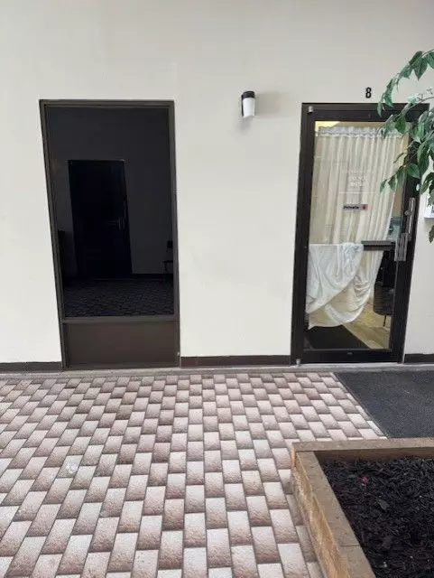 Barrie, ON L4N 9W5,521 DUNLOP ST W #8