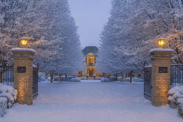 Oakville, ON L6J 1M3,2054 Lakeshore RD E