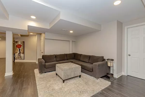 Brampton, ON L7A 3K6,32 Masters Green Lower CRES