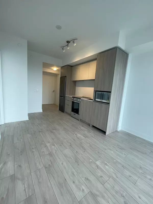 Toronto W06, ON M8V 0G2,70 ANNIE CRAIG DR #3609