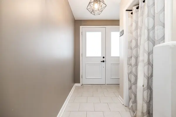 Britannia Heights - Queensway Terrace N And Area, ON K2B 5R3,972 Arkell ST