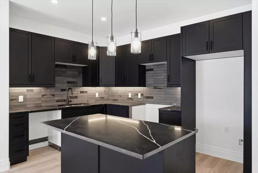 113 Buchanan ST, Prince Edward County, ON K0K 2T0