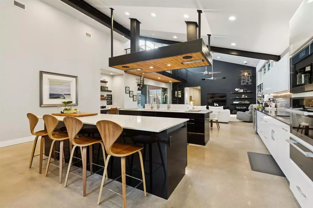 Dallas, TX 75209,7515 Linwood Avenue