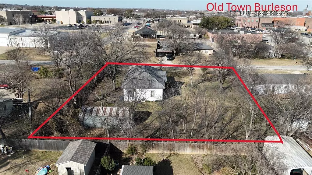 Burleson, TX 76028,213 W Eldred Street #2