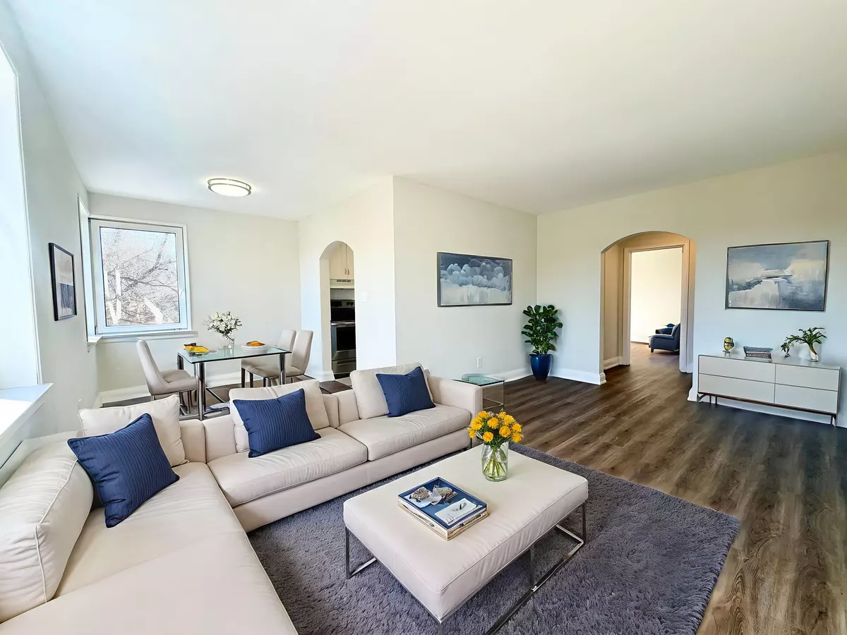 Toronto E06, ON M1N 2V9,36 Wood Glen RD #201