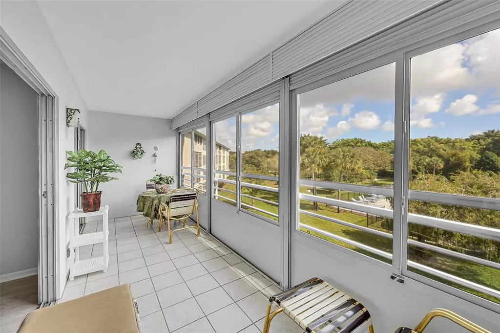 Coconut Creek, FL 33066,2504 ANTIGUA TER #J3