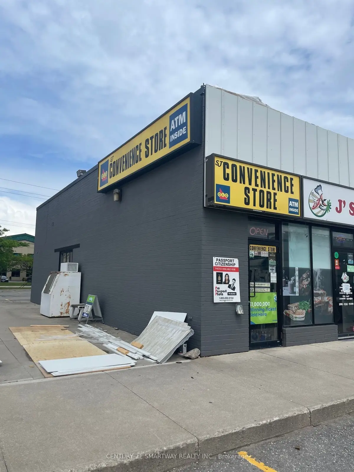 Grimsby, ON L3M 4E8,5 Windward DR