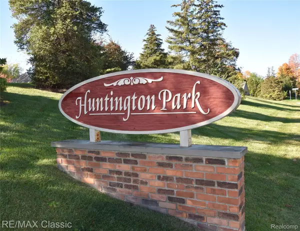 Rochester Hills, MI 48309,1635 Huntington PARK #E