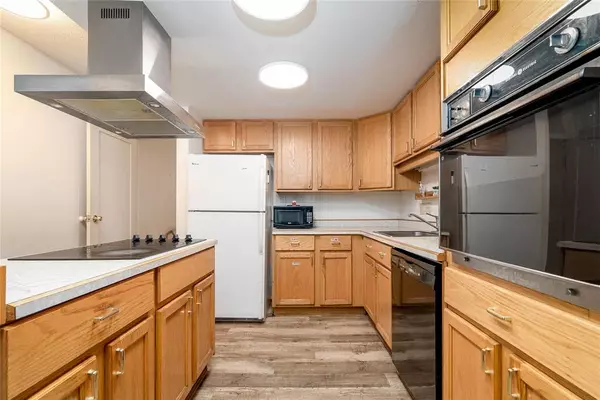 Winnipeg, MB R2Y 1G7,151 Greenway CRES