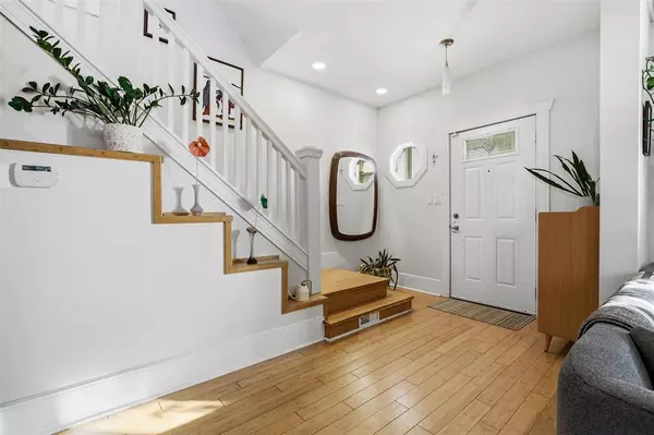 Winnipeg, MB R3M 1M3,653 Garwood AVE