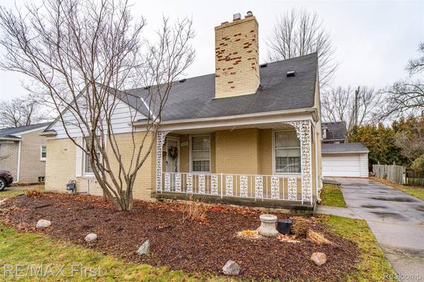 1039 Somerset AVE, Grosse Pointe, MI 48230