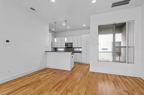 Dallas, TX 75204,1600 N Haskell Avenue #1