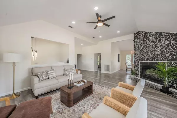 Kennedale, TX 76060,607 Reeves Lane