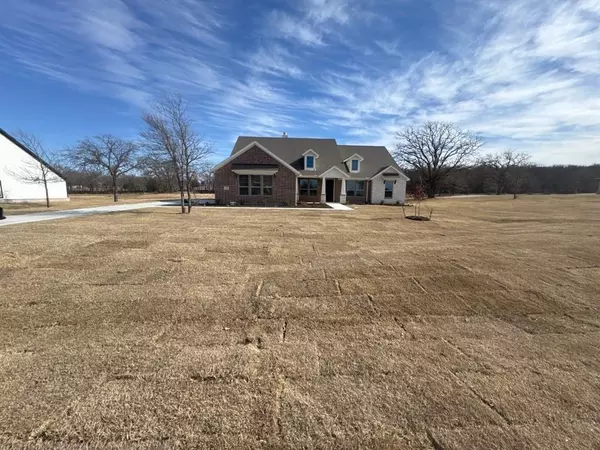 148 Oak Grove Way, Springtown, TX 76082