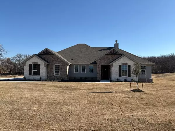 144 Oak Grove Way, Springtown, TX 76082