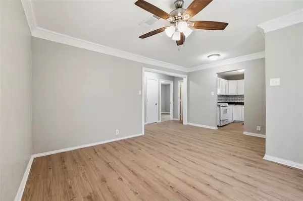 1110 17th Street, Grand Prairie, TX 75050