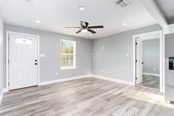 Dallas, TX 75216,5006 Bartlett Avenue