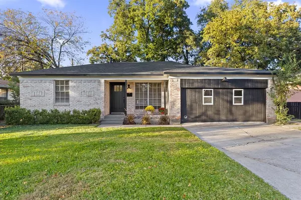 210 Old Mill Lane, Dallas, TX 75217