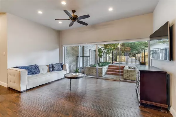 Dallas, TX 75225,6211 W Northwest Highway #G115