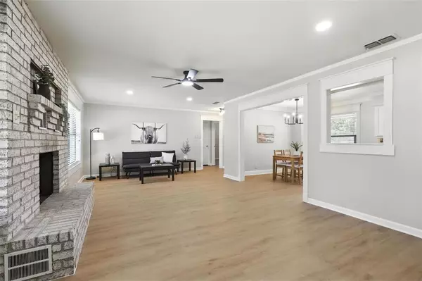 De Cordova, TX 76049,5610 Cuero Drive