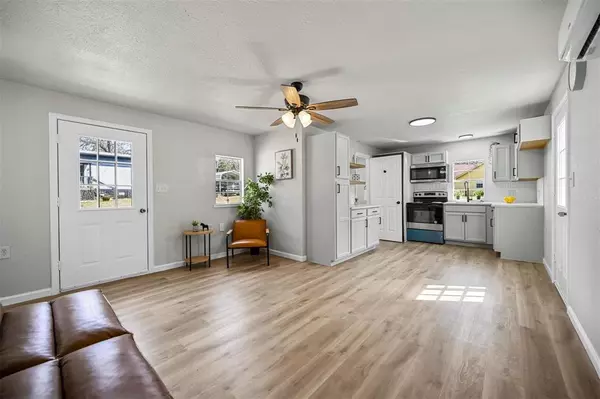 Alvarado, TX 76009,88 Live Oak Street