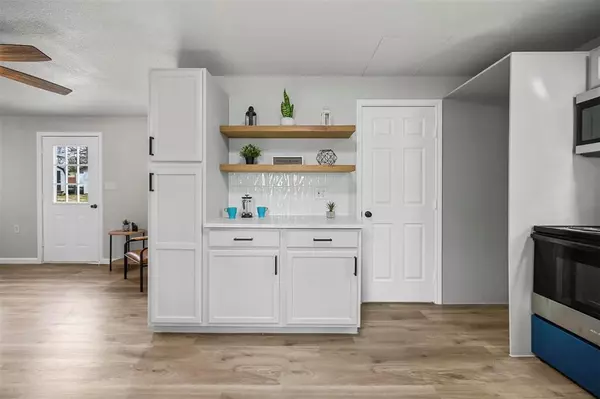 Alvarado, TX 76009,88 Live Oak Street