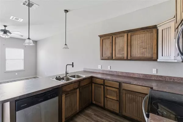 Rio Vista, TX 76093,101 W Capps Street #A