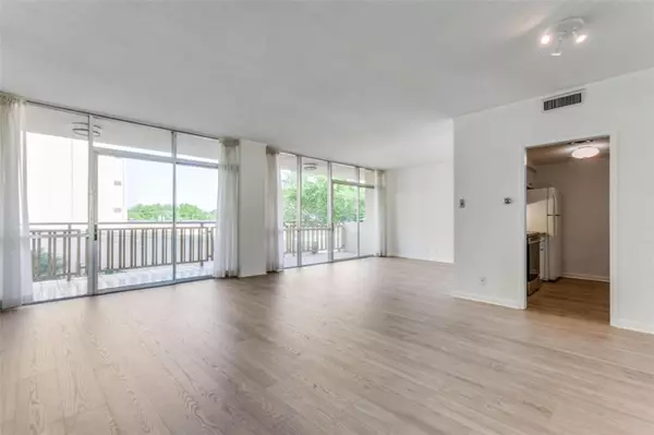 Dallas, TX 75225,6211 W Northwest Highway #304