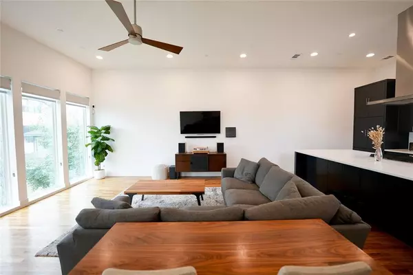 Dallas, TX 75206,2203 Moser Avenue #106