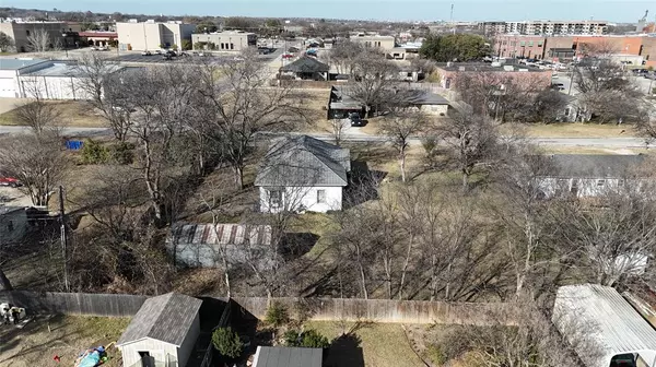 Burleson, TX 76028,213 W Eldred Street #2