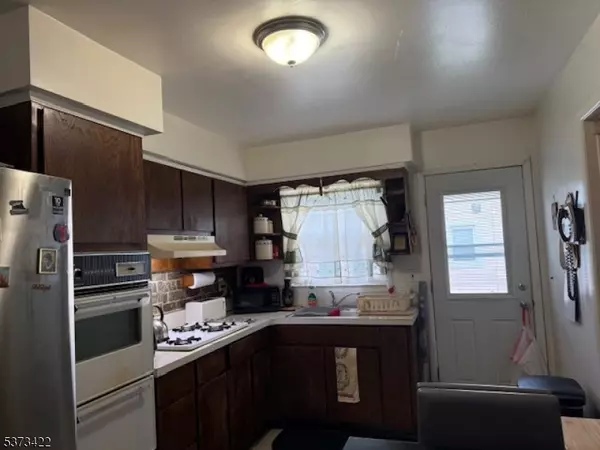 Roselle Boro, NJ 07203,1112 Morris St