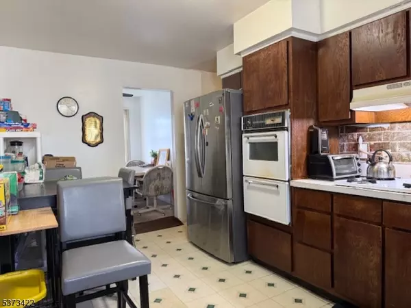 Roselle Boro, NJ 07203,1112 Morris St