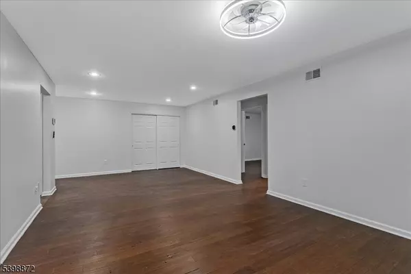 Mount Arlington Boro, NJ 07856,56 Maple Ln