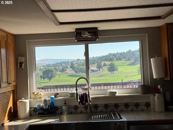 John Day, OR 97845,27637 LA COSTA RD