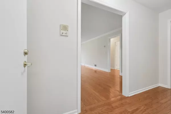 Long Hill Twp., NJ 07933,26 Sunrise Dr