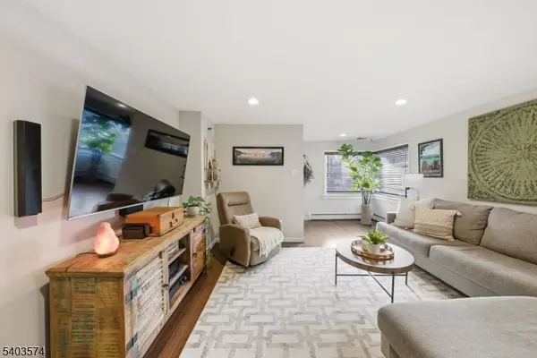 Denville Twp., NJ 07834,64 HIGHLAND TRAIL