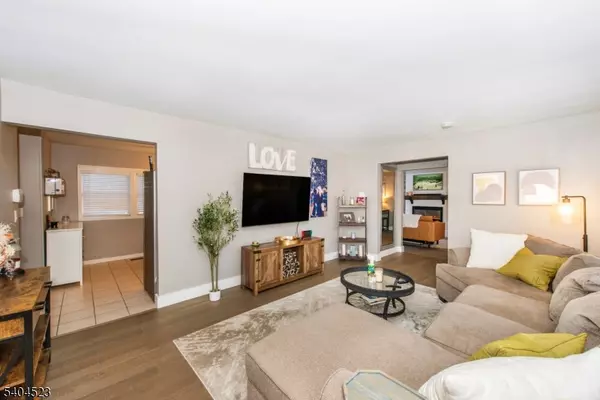 81 Bergen Dr, West Milford Twp., NJ 07480