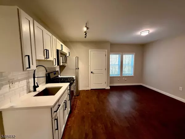 Newton Town, NJ 07860,196 Spring St #1