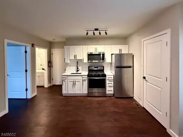 Newton Town, NJ 07860,196 Spring St #1