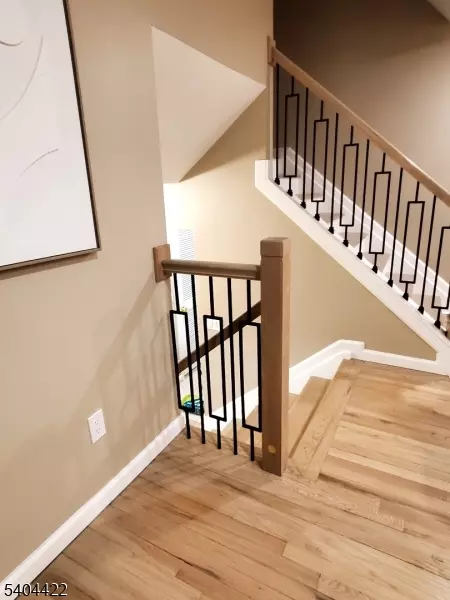 Roselle Boro, NJ 07203,208 Holly Dr