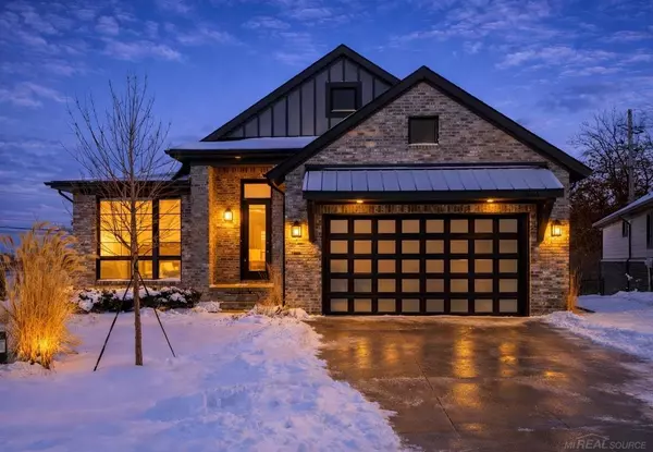 54714 Camden CT, Shelby Twp, MI 48316