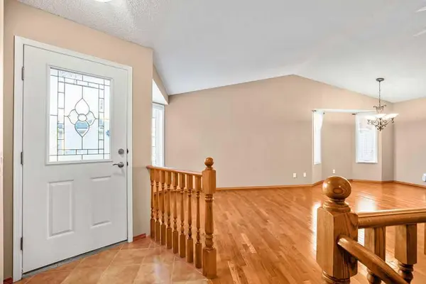 604 Riverside DR NW, High River, AB T1V 1S8