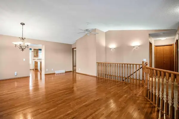 604 Riverside DR NW, High River, AB T1V 1S8