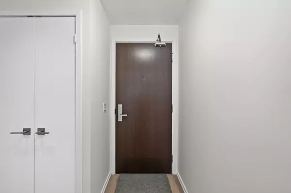 Toronto C01, ON M5H 4E8,70 Temperance ST #4714