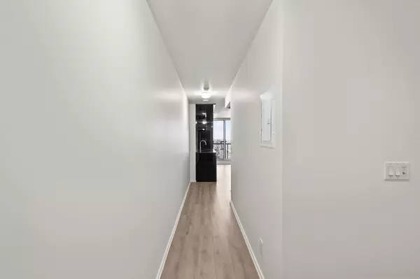 Toronto C01, ON M5H 4E8,70 Temperance ST #4714