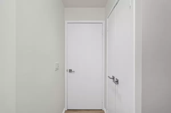 Toronto C01, ON M5H 4E8,70 Temperance ST #4714